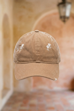 Gorra Bordada Marrón Claro