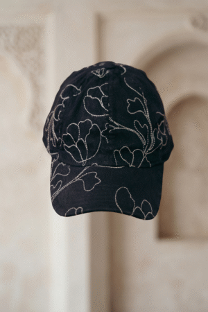 Gorra Bordada Negro Estampado