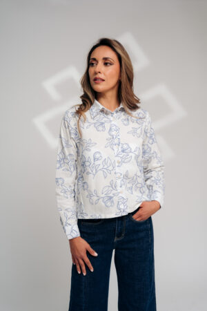 Blusa blanca flores
